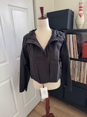 LULULEMON Rain Chaser Jacket